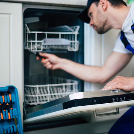 Carmichael-Appliance-Repair-Men-image_23