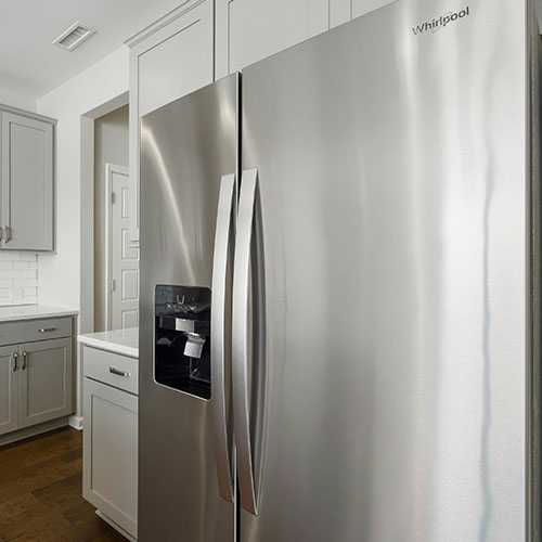 Carmichael-Appliance-Repair-Men-refrigerator_01